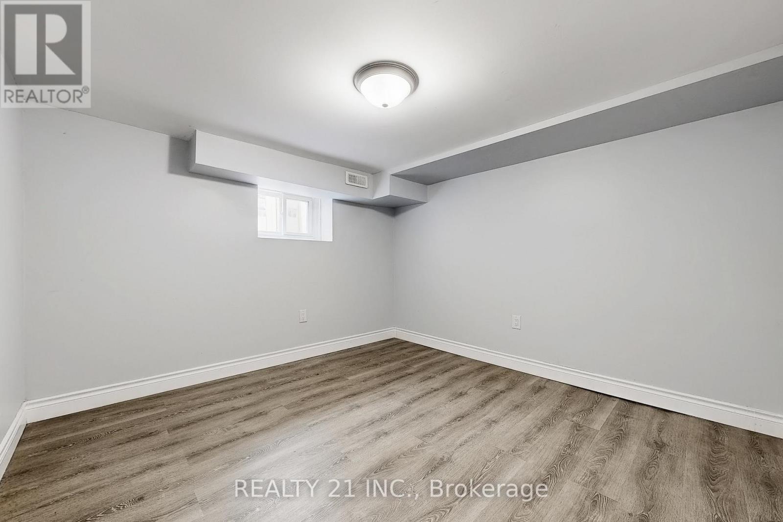 125 S Woodrow Boulevard, Toronto, Ontario  M1N 3L8 - Photo 21 - E12784974