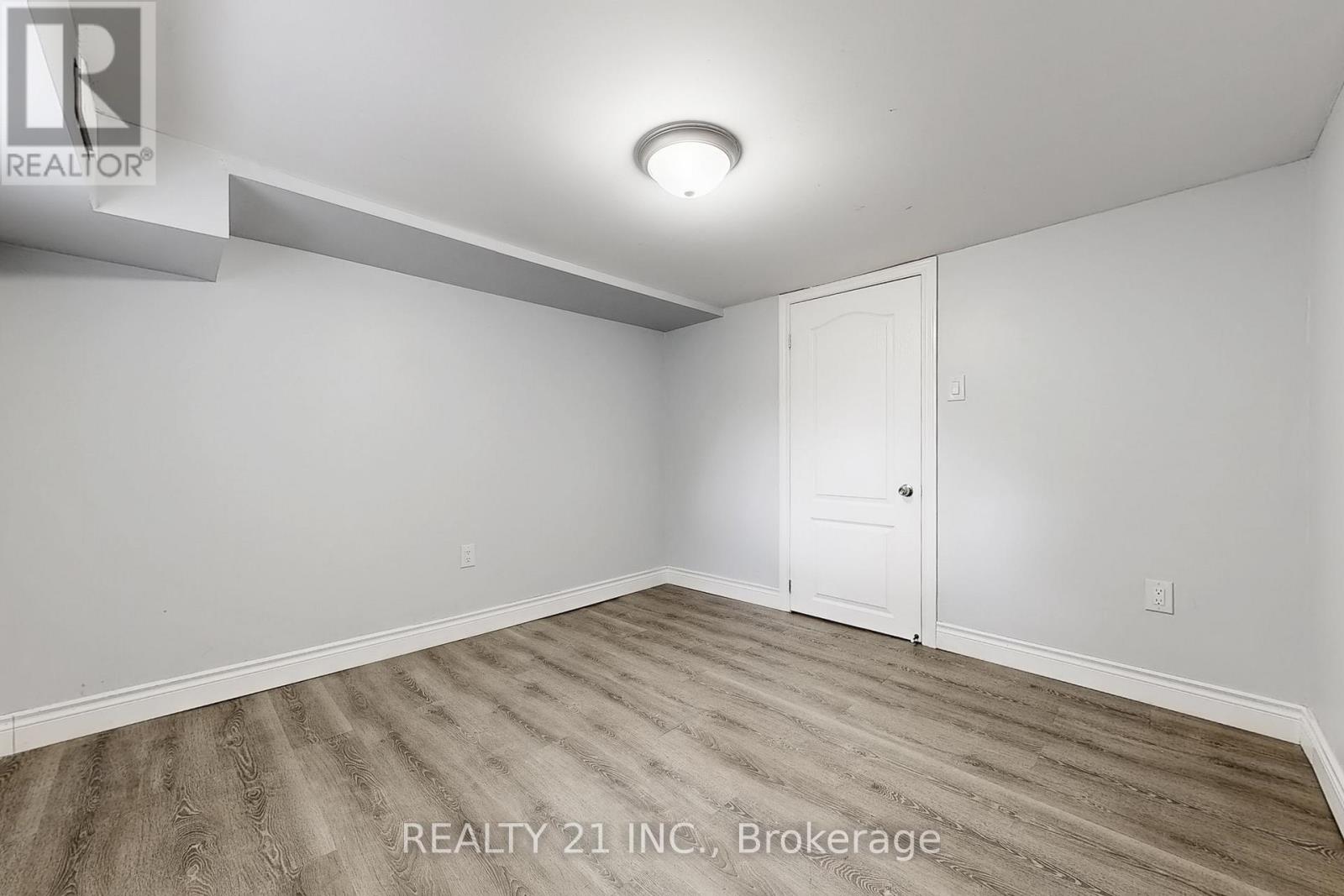 125 S Woodrow Boulevard, Toronto, Ontario  M1N 3L8 - Photo 23 - E12784974