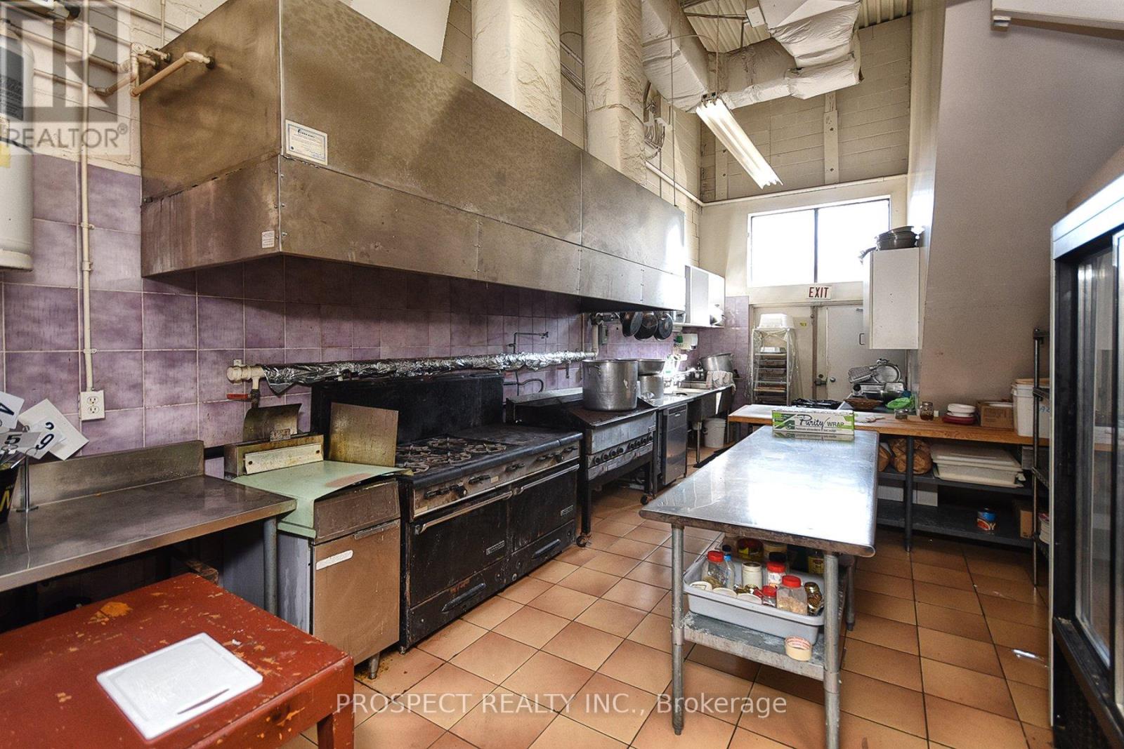 9 And 10 - 180 Winges Road, Vaughan, Ontario  L4L 6C6 - Photo 15 - N12784982