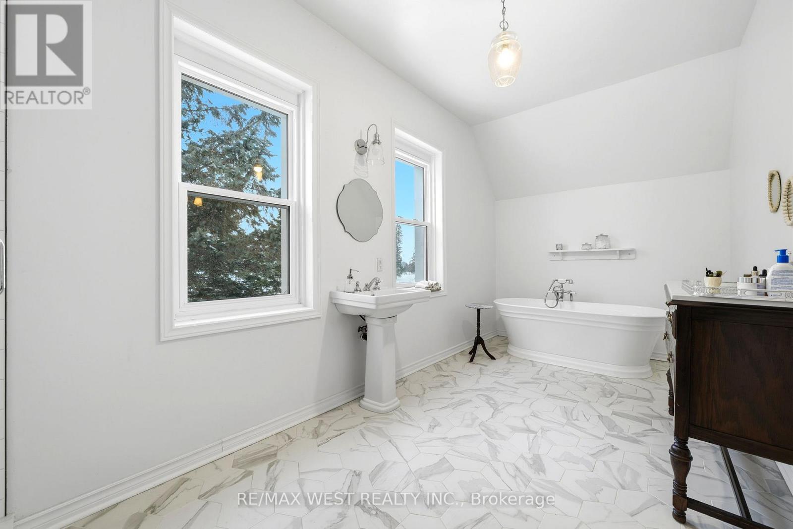 5994 Concession Rd 2, Adjala-Tosorontio, Ontario  L0M 1J0 - Photo 14 - N12785034