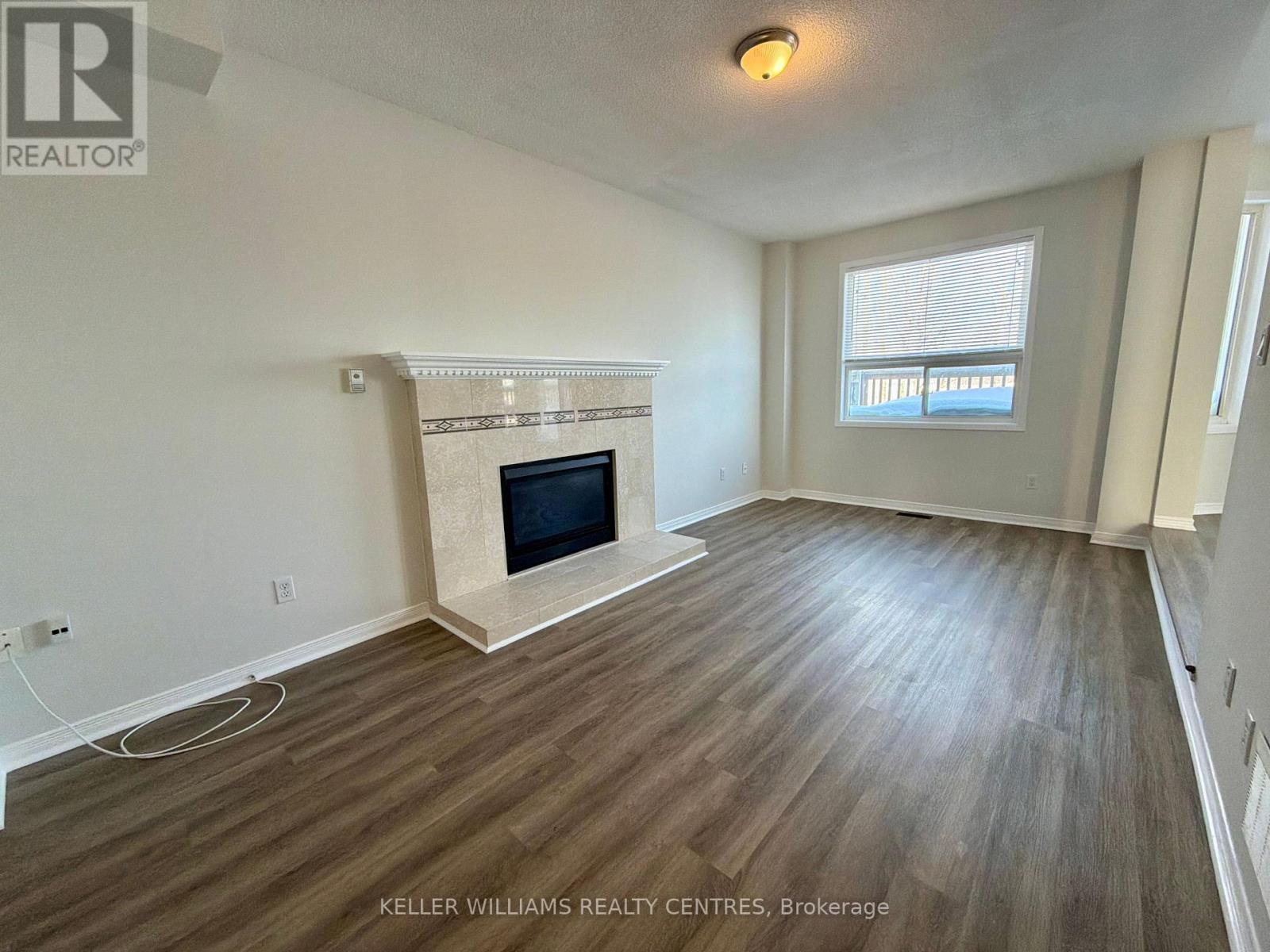 Upper - 302 Livingstone Street W, Barrie (Northwest), Ontario  L4N 7C2 - Photo 10 - S12784946