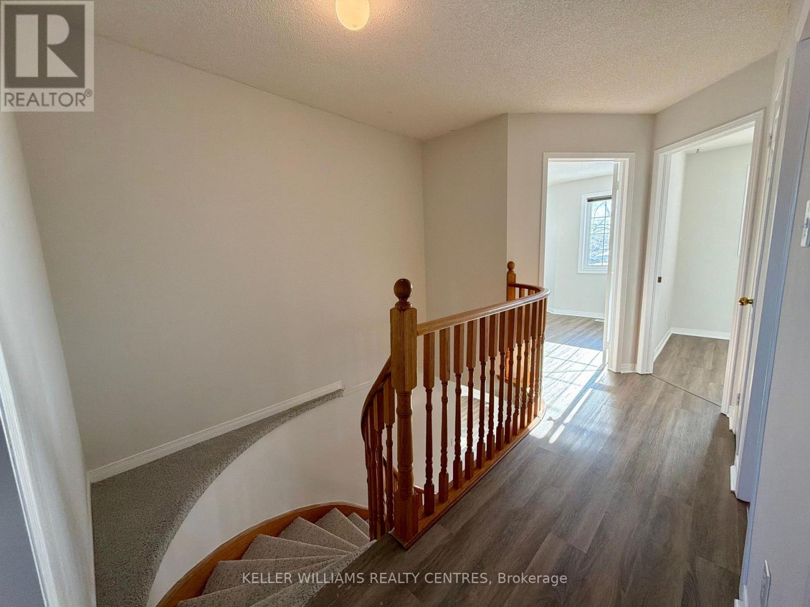 Upper - 302 Livingstone Street W, Barrie (Northwest), Ontario  L4N 7C2 - Photo 22 - S12784946