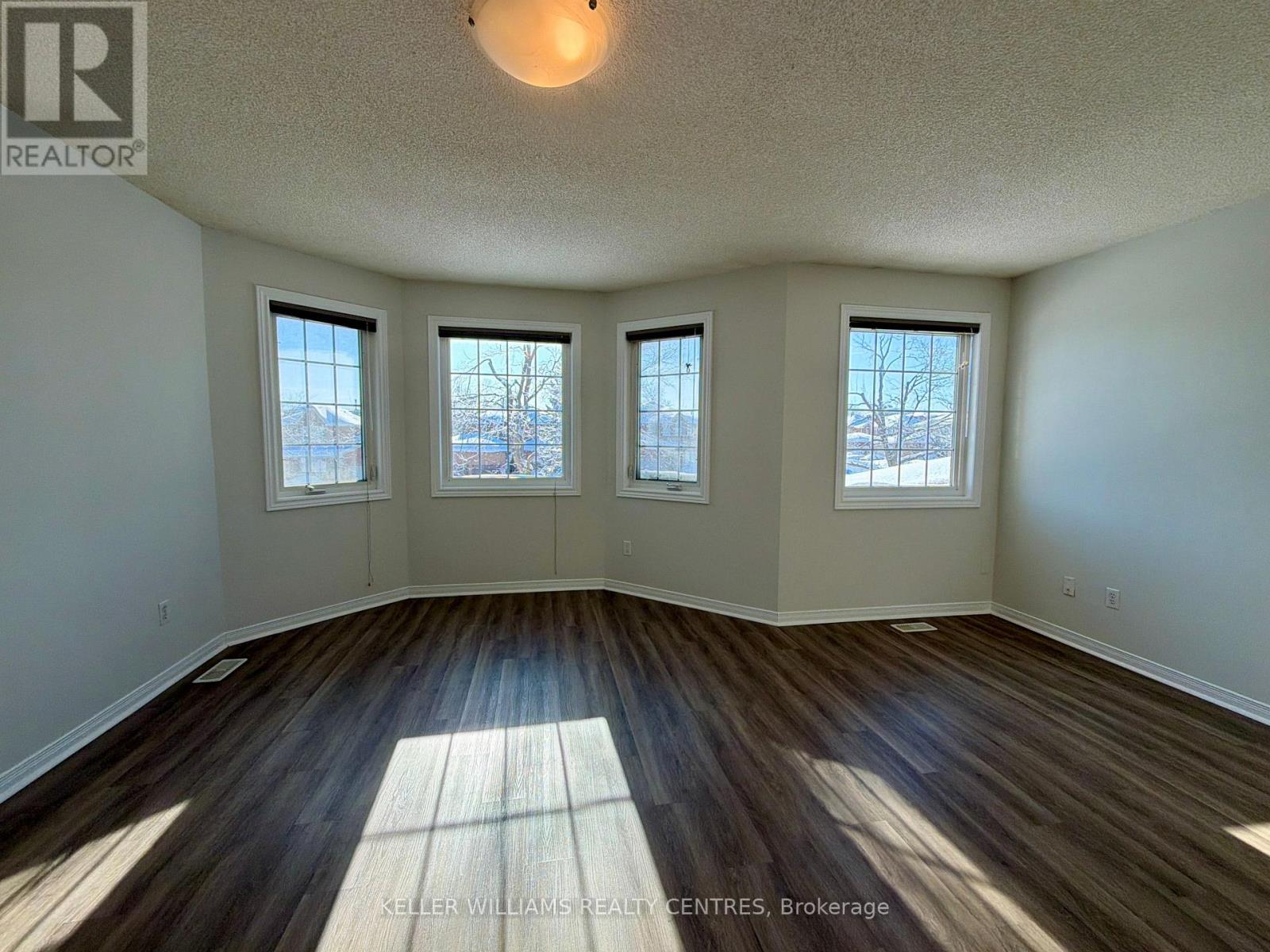 Upper - 302 Livingstone Street W, Barrie (Northwest), Ontario  L4N 7C2 - Photo 26 - S12784946