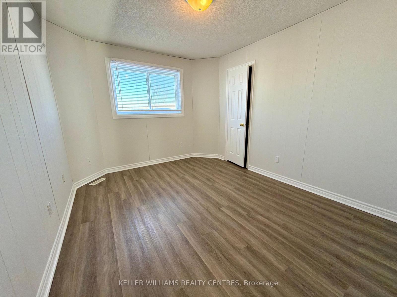 Upper - 302 Livingstone Street W, Barrie (Northwest), Ontario  L4N 7C2 - Photo 31 - S12784946