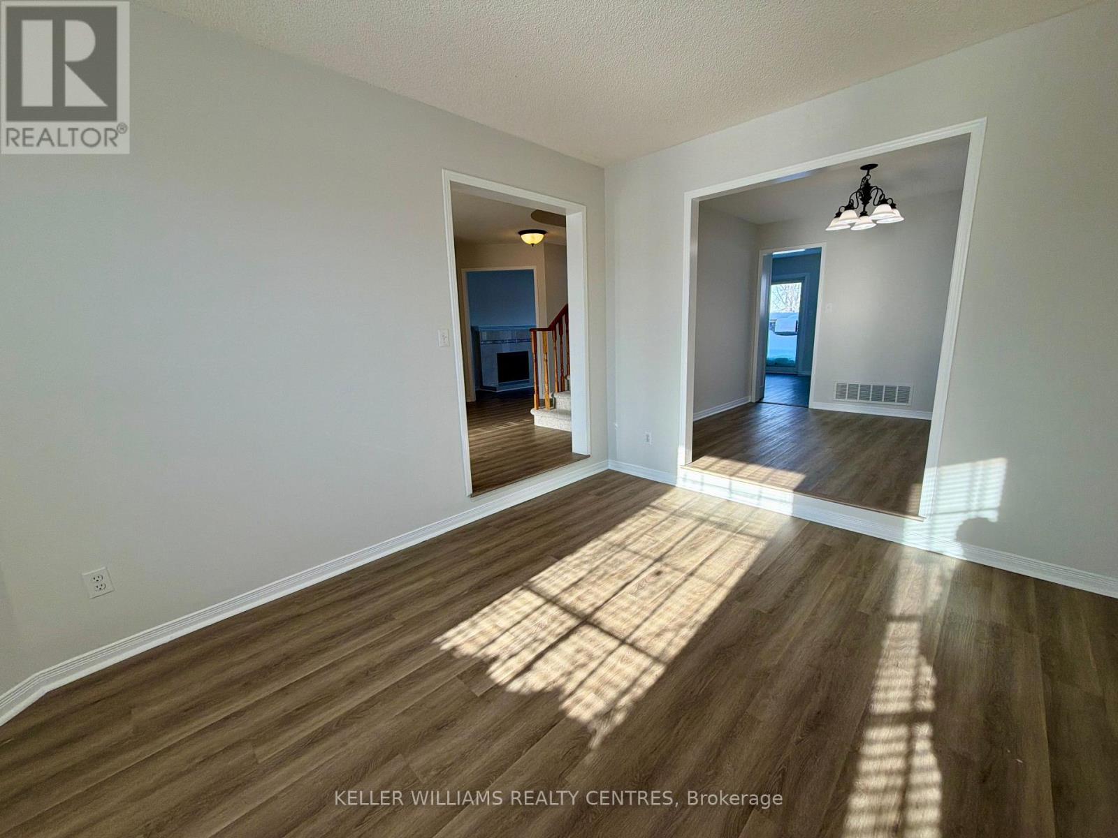 Upper - 302 Livingstone Street W, Barrie (Northwest), Ontario  L4N 7C2 - Photo 8 - S12784946