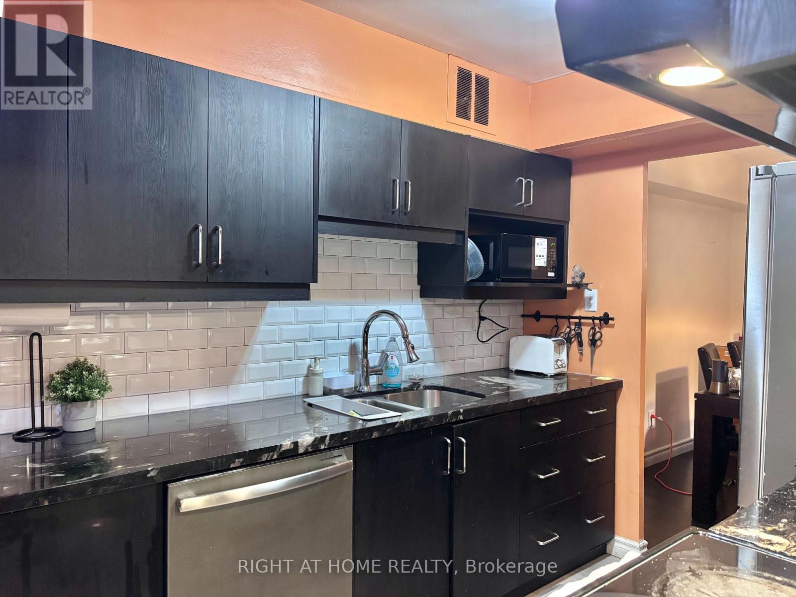 819 - 180 Markham Road S, Toronto, Ontario  M1M 2Z9 - Photo 5 - E12784090