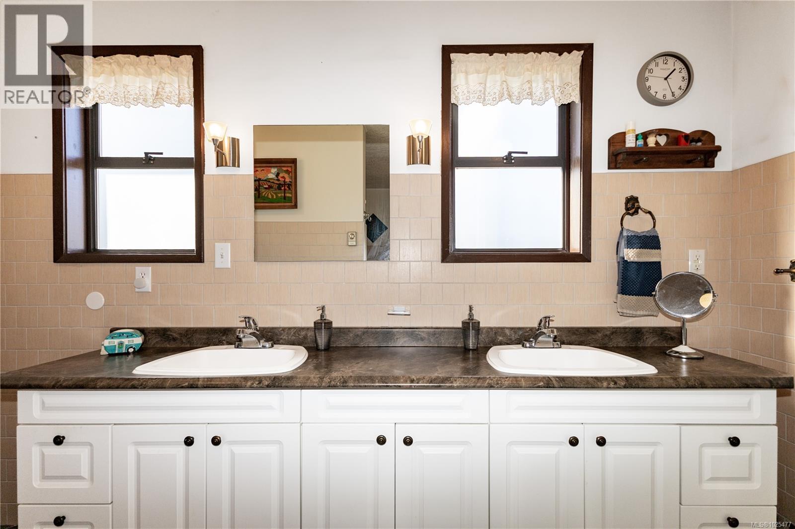 4054 Discovery Dr, Campbell River, British Columbia  V9W 4X7 - Photo 35 - 1025477