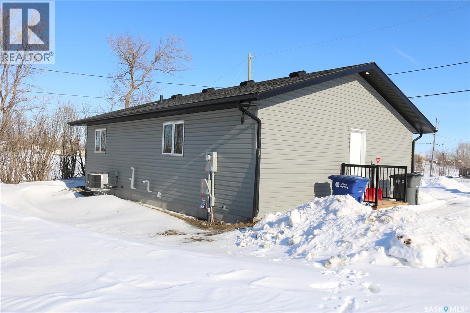 511 1st Avenue, Wapella, Saskatchewan  S0G 4Z0 - Photo 31 - SK028485