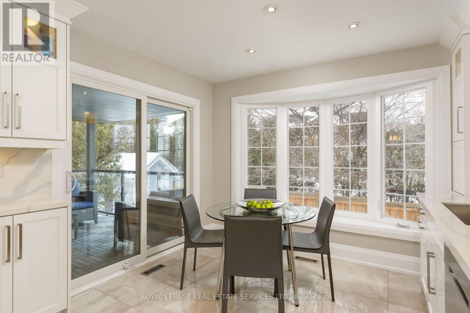 1286 Gryphon Mews, Mississauga, Ontario  L4W 3E5 - Photo 13 - W12784942