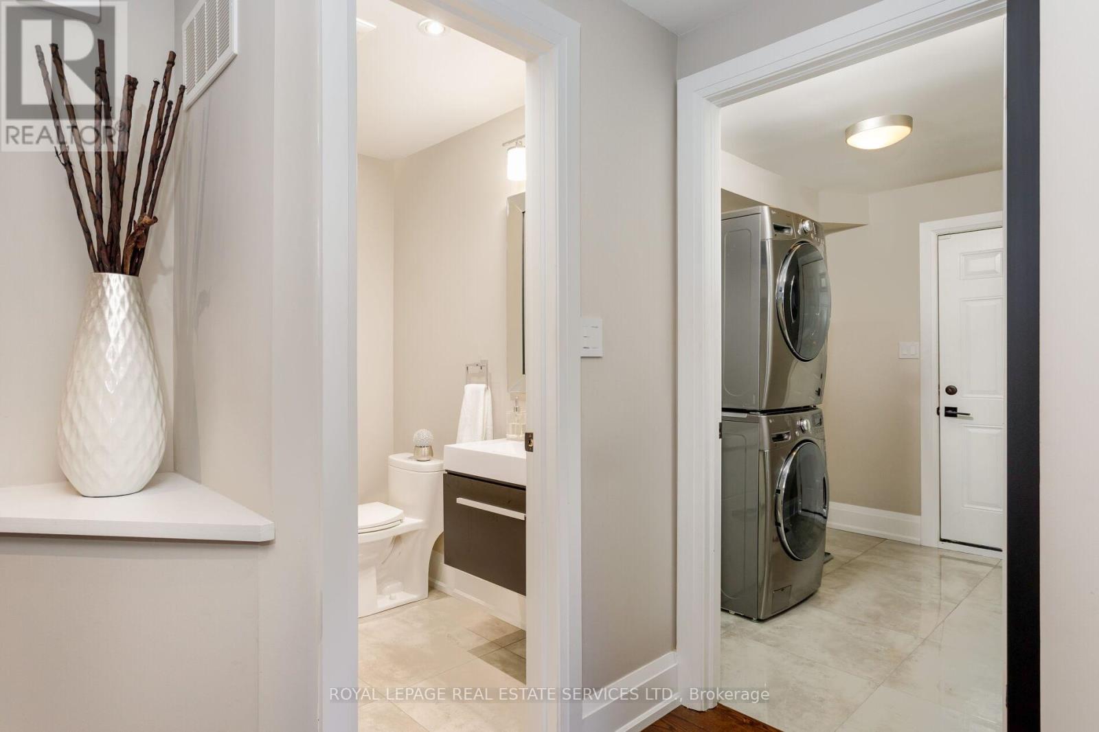 1286 Gryphon Mews, Mississauga, Ontario  L4W 3E5 - Photo 17 - W12784942