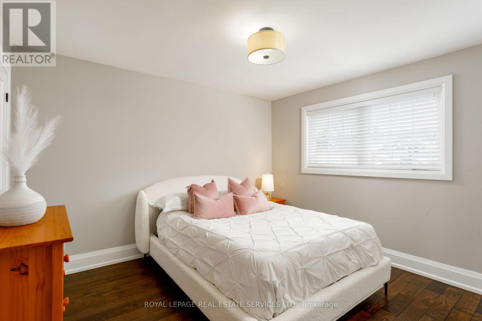 1286 Gryphon Mews, Mississauga, Ontario  L4W 3E5 - Photo 24 - W12784942