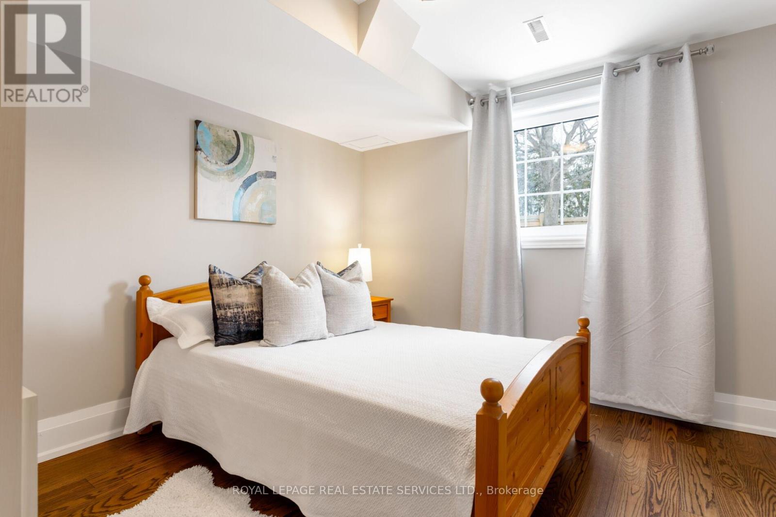 1286 Gryphon Mews, Mississauga, Ontario  L4W 3E5 - Photo 34 - W12784942