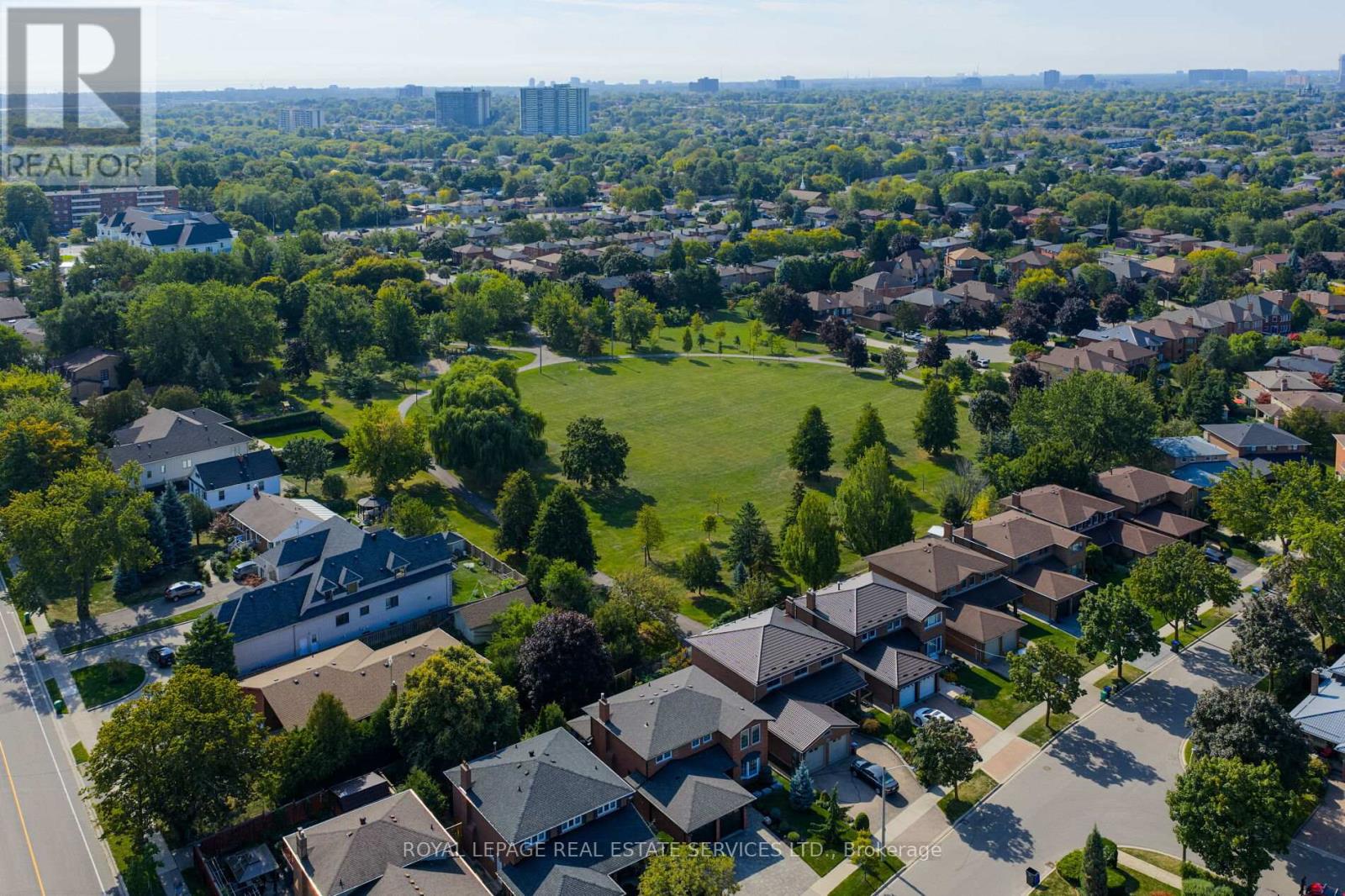 1286 Gryphon Mews, Mississauga, Ontario  L4W 3E5 - Photo 48 - W12784942