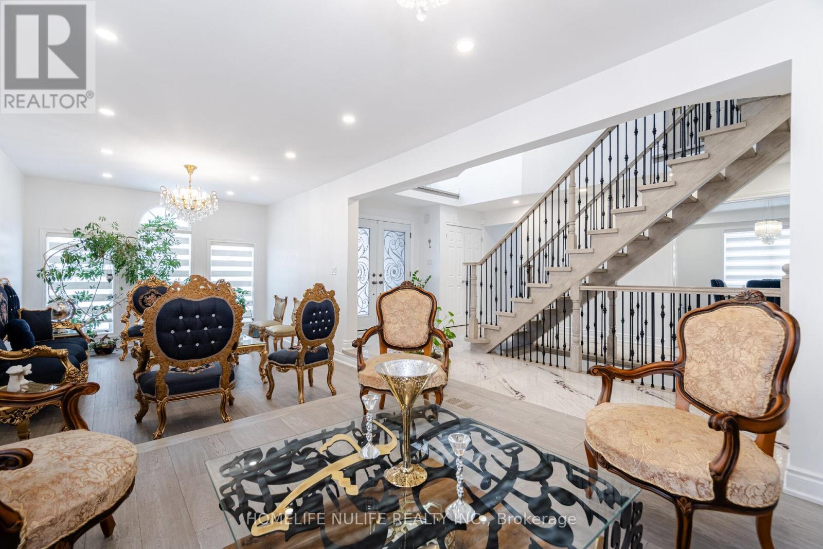 6150 Bankhead Court, Mississauga, Ontario  L5V 1L9 - Photo 3 - W12785018