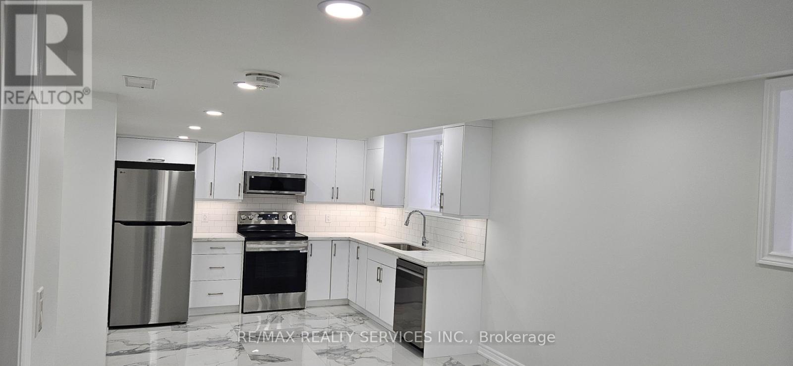 15163 Danby Road, Halton Hills, Ontario  L7G 0H6 - Photo 2 - W12785026