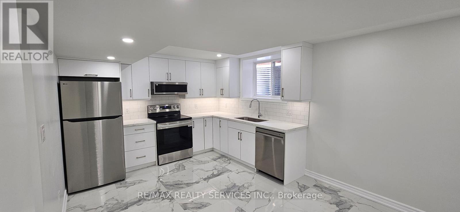 15163 Danby Road, Halton Hills, Ontario  L7G 0H6 - Photo 4 - W12785026