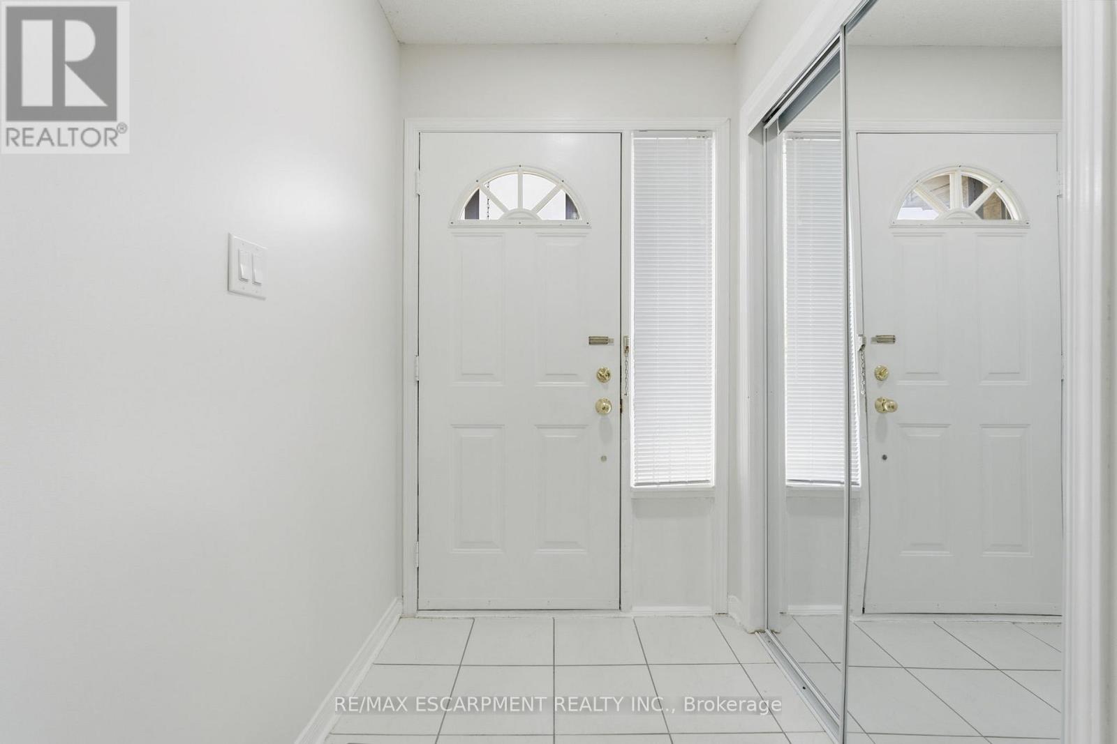 25 - 100 Vineberg Drive, Hamilton, Ontario  L8W 3X4 - Photo 3 - X12785014