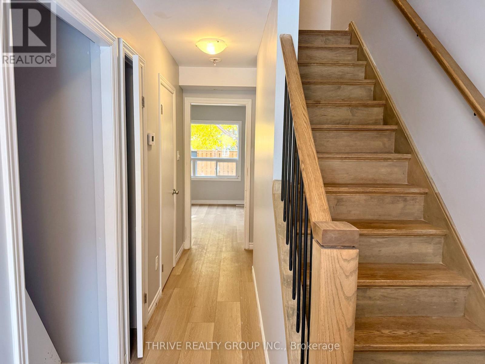 127 Toulon Crescent, London East, Ontario  N5V 1J4 - Photo 3 - X12563906