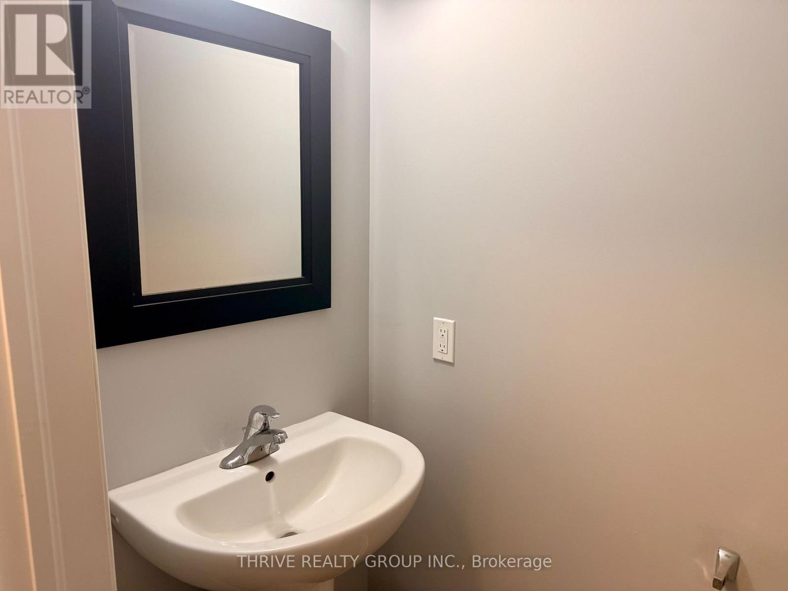 127 Toulon Crescent, London East, Ontario  N5V 1J4 - Photo 6 - X12563906