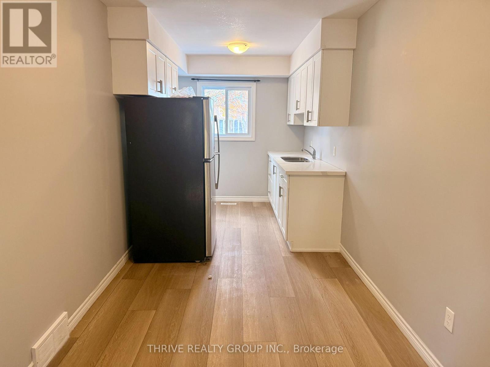 127 Toulon Crescent, London East, Ontario  N5V 1J4 - Photo 5 - X12563906