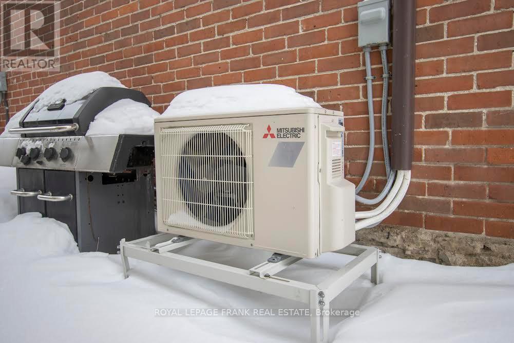 49 Main Street, Kawartha Lakes, Ontario  K0M 1A0 - Photo 8 - X12785166