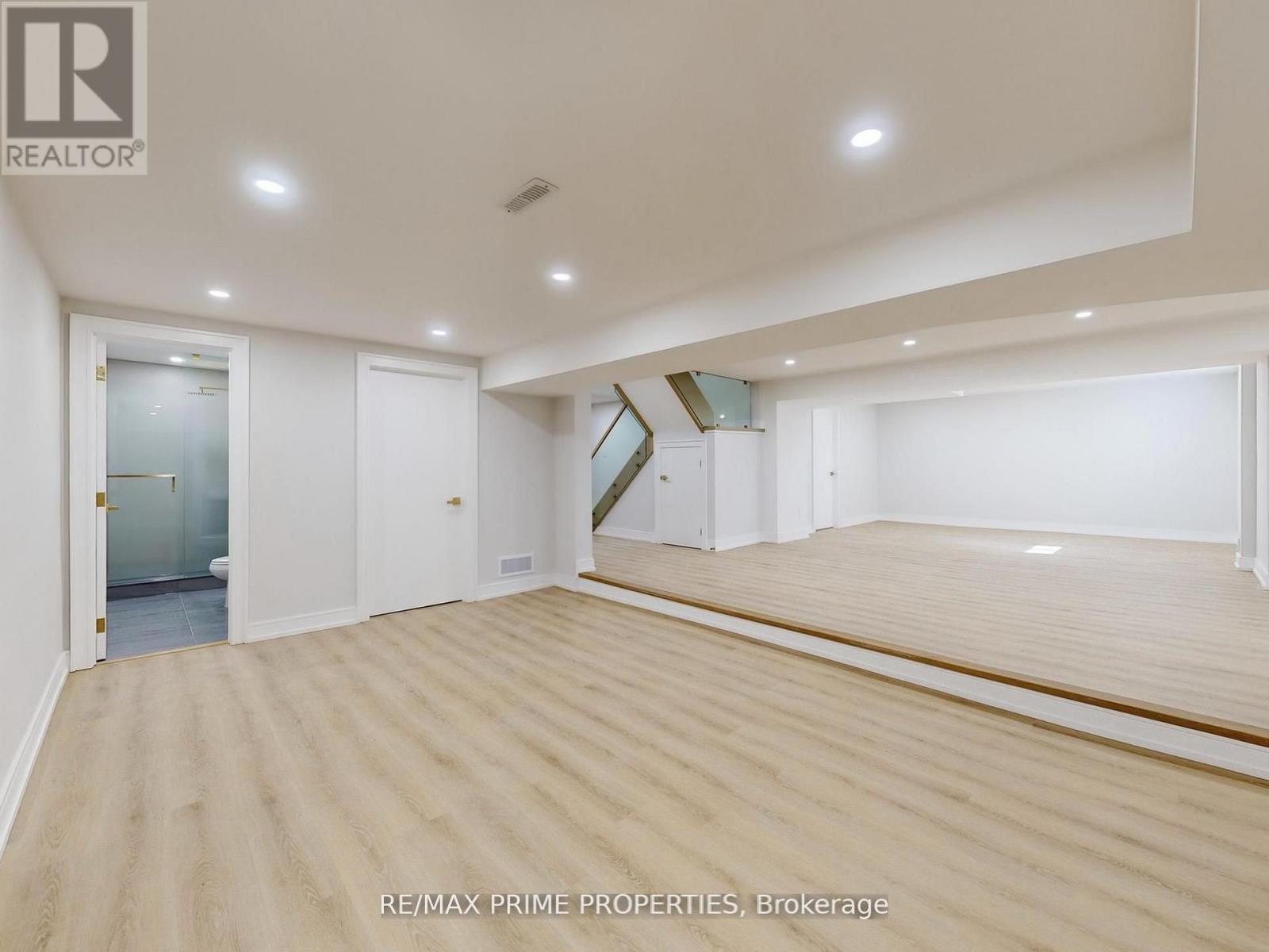 137 Old Surrey Lane, Richmond Hill, Ontario  L4C 6R9 - Photo 19 - N12675324