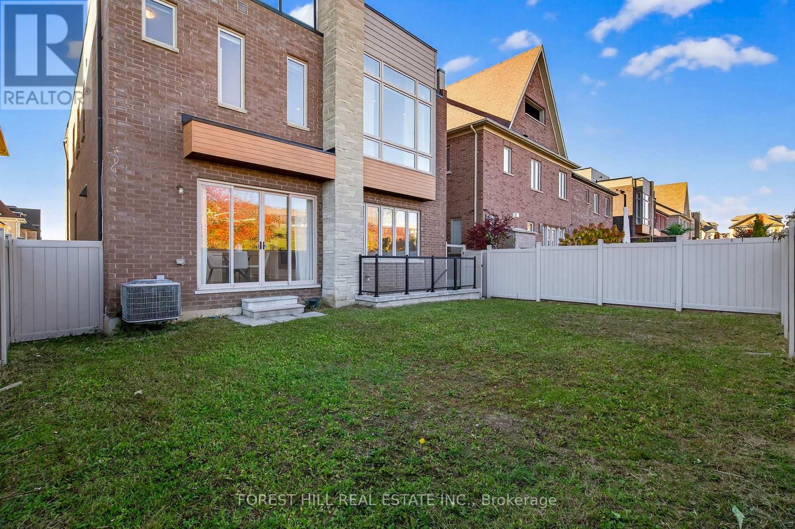 392 Farrell Road, Vaughan (Patterson), Ontario  L6A 4W8 - Photo 47 - N12697112