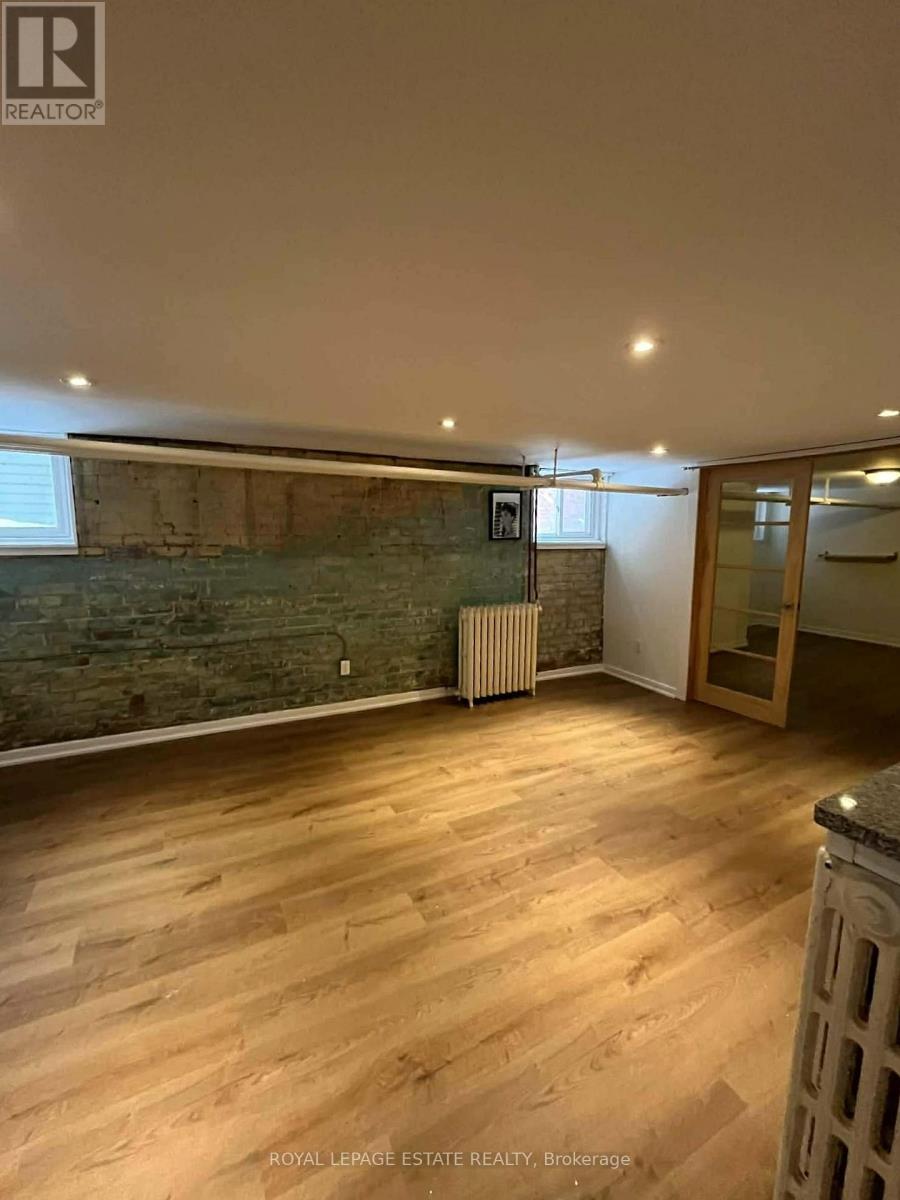 Bsmt Apt - 225 Indian Road, Toronto, Ontario  M6R 2W8 - Photo 11 - W12731500