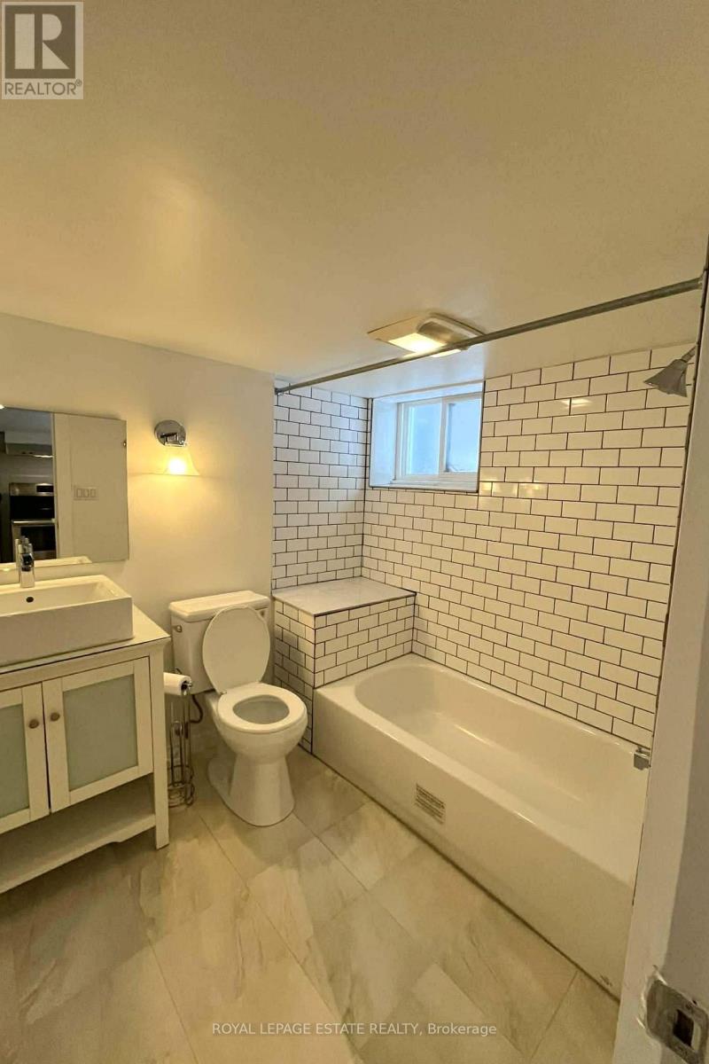 Bsmt Apt - 225 Indian Road, Toronto, Ontario  M6R 2W8 - Photo 8 - W12731500