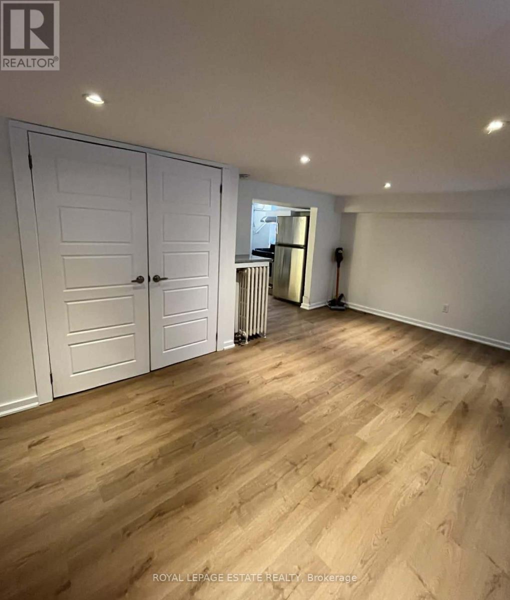 Bsmt Apt - 225 Indian Road, Toronto, Ontario  M6R 2W8 - Photo 16 - W12731500