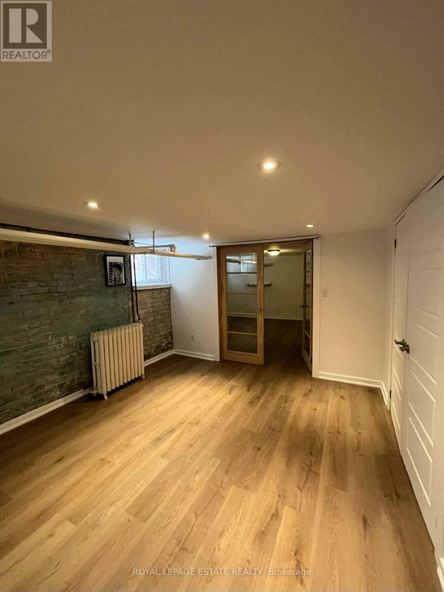 Bsmt Apt - 225 Indian Road, Toronto, Ontario  M6R 2W8 - Photo 12 - W12731500