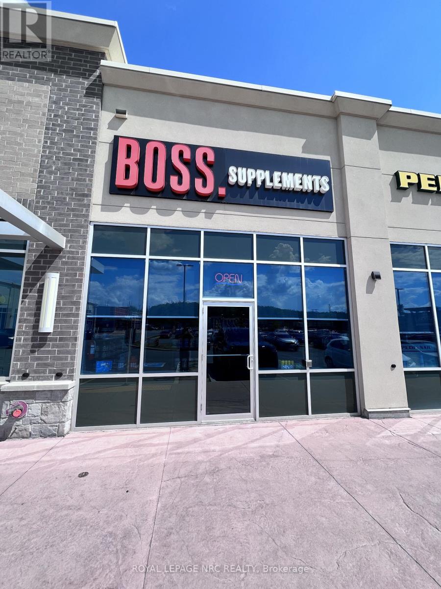 Unit 3 - 1911 Ironoak Way, Oakville, Ontario  L6H 0N1 - Photo 1 - W12785066