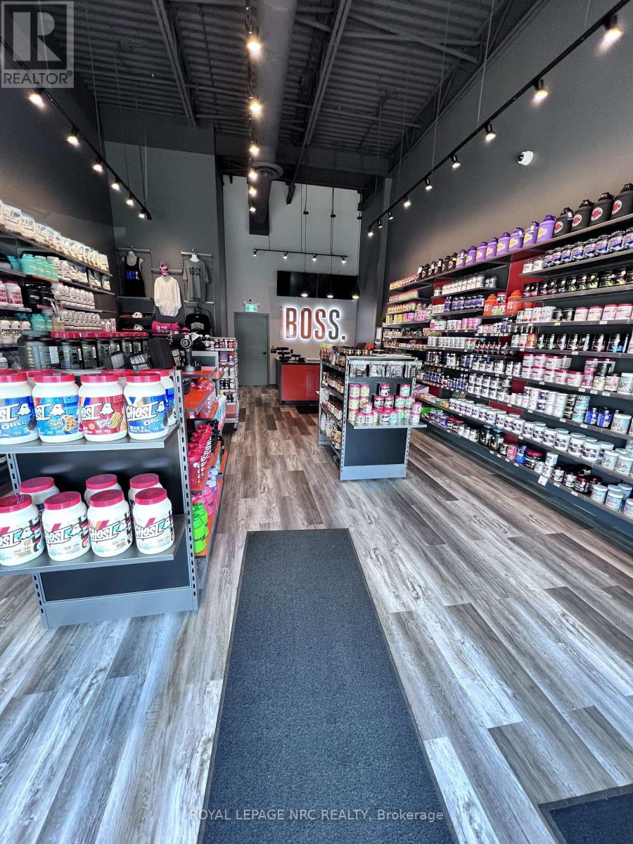 Unit 3 - 1911 Ironoak Way, Oakville, Ontario  L6H 0N1 - Photo 2 - W12785066