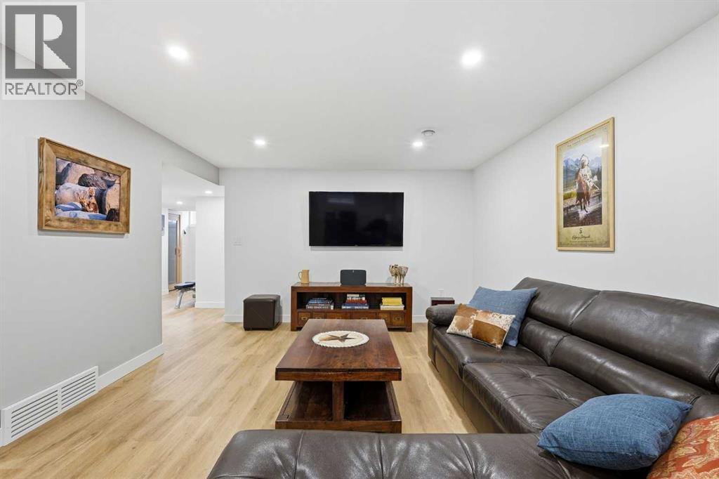 8615 7 Street Sw, Calgary, Alberta  T2V 1G8 - Photo 18 - A2283353