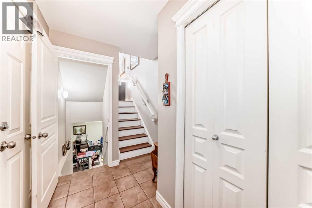 202 Inglewood Grove Se, Calgary, Alberta  T2G 5R4 - Photo 3 - A2285561