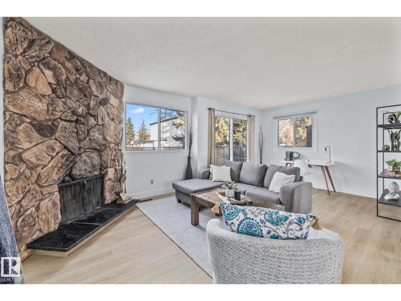 5612 92c Av Nw, Edmonton, Alberta  T6B 2K6 - Photo 2 - E4473332