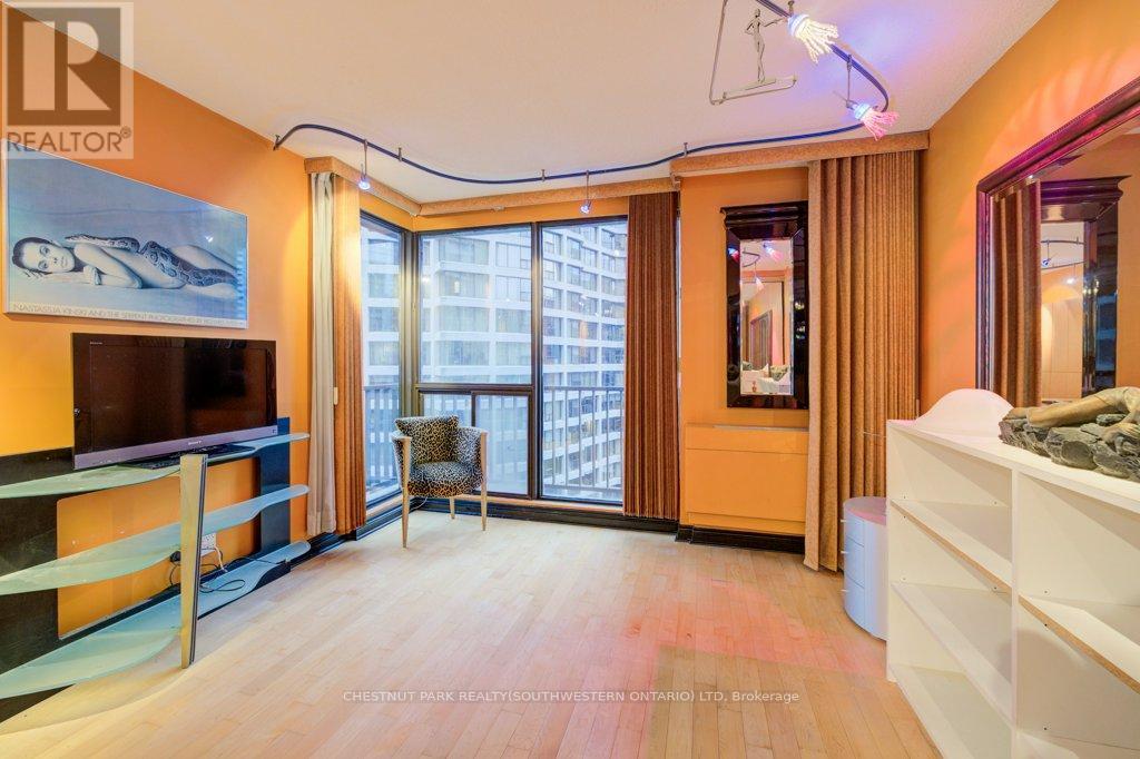 2409 - 33 Harbour Square, Toronto, Ontario  M5J 2G2 - Photo 34 - C12785042