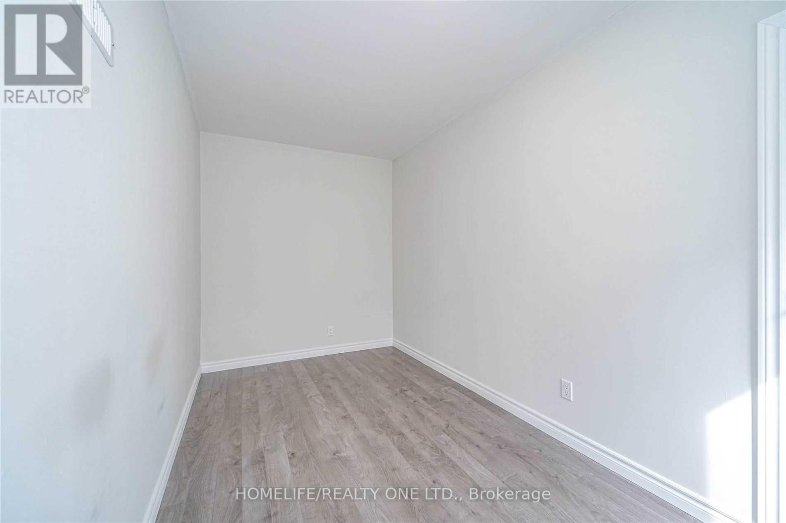 104 Benson Avenue, Toronto, Ontario  M6G 2J1 - Photo 25 - C12785080