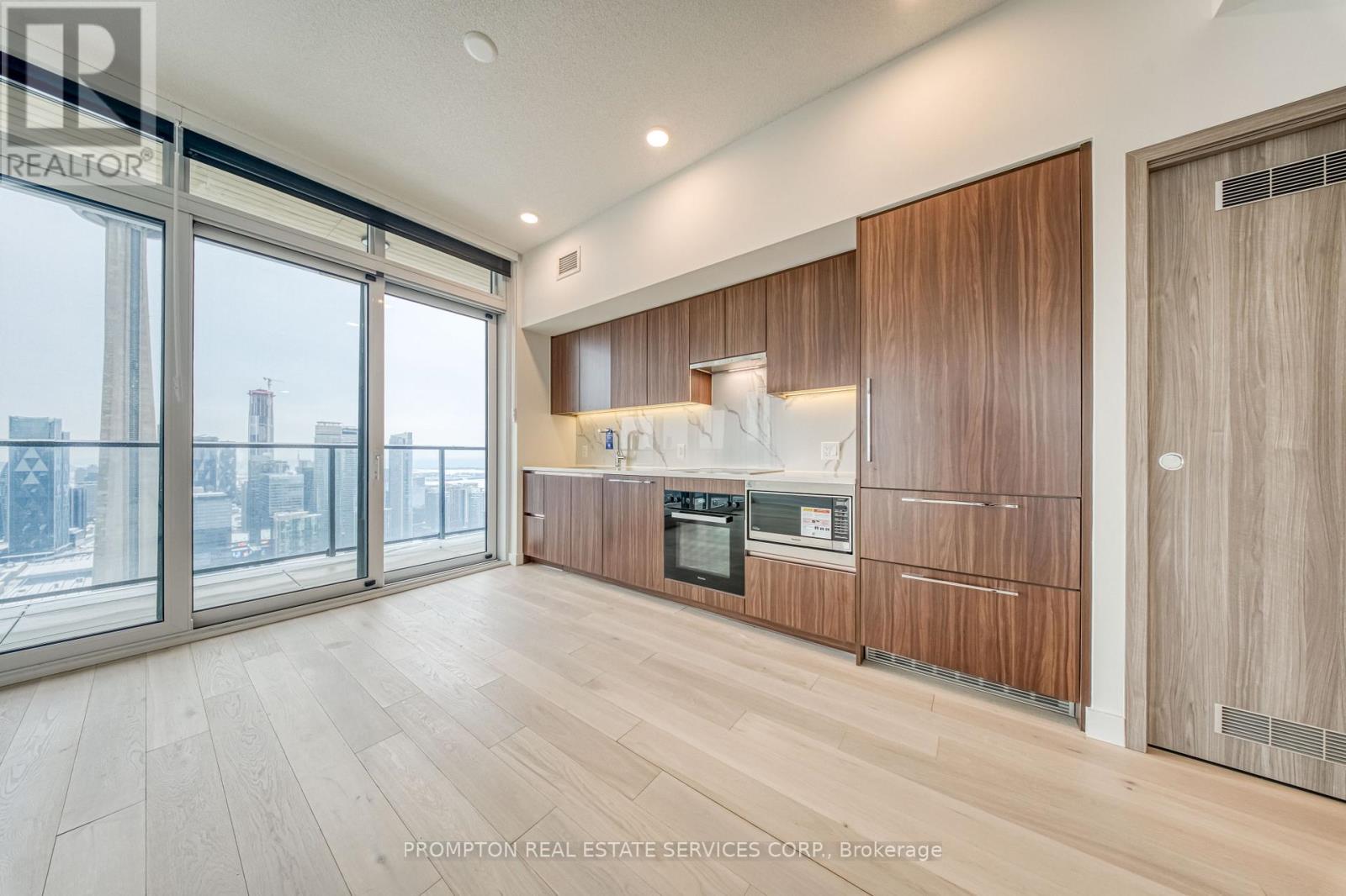 6802 - 1 Concord Cityplace Way, Toronto, Ontario  M5V 0X3 - Photo 10 - C12785084