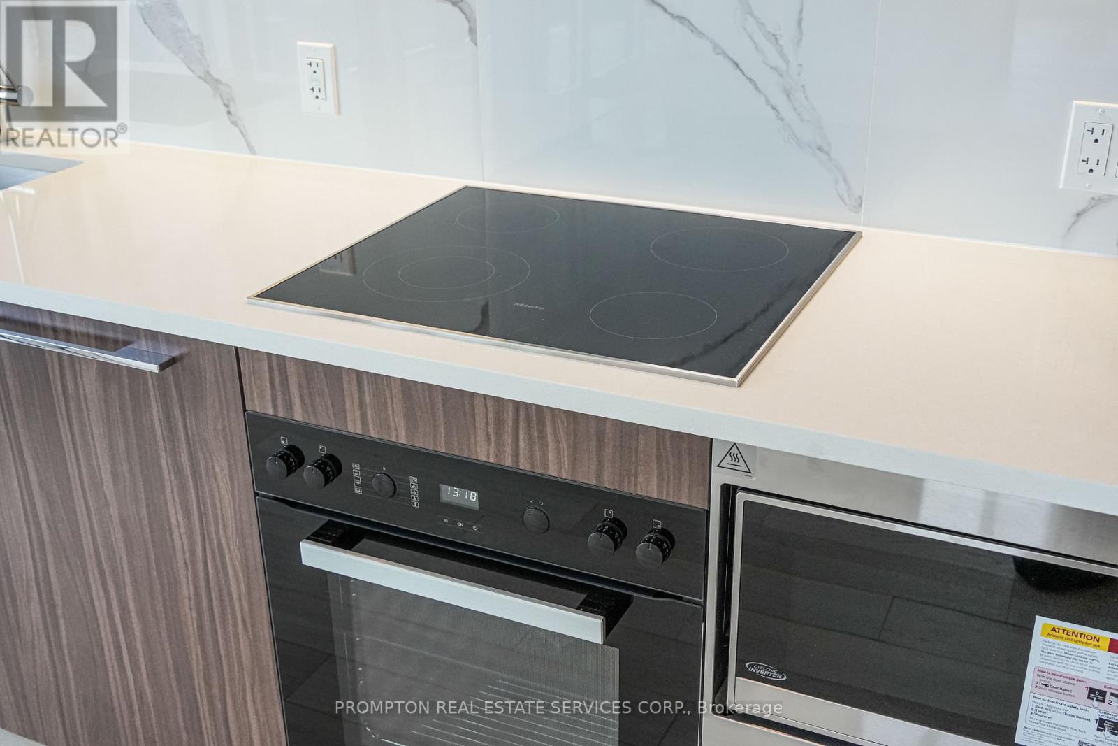 6802 - 1 Concord Cityplace Way, Toronto, Ontario  M5V 0X3 - Photo 11 - C12785084