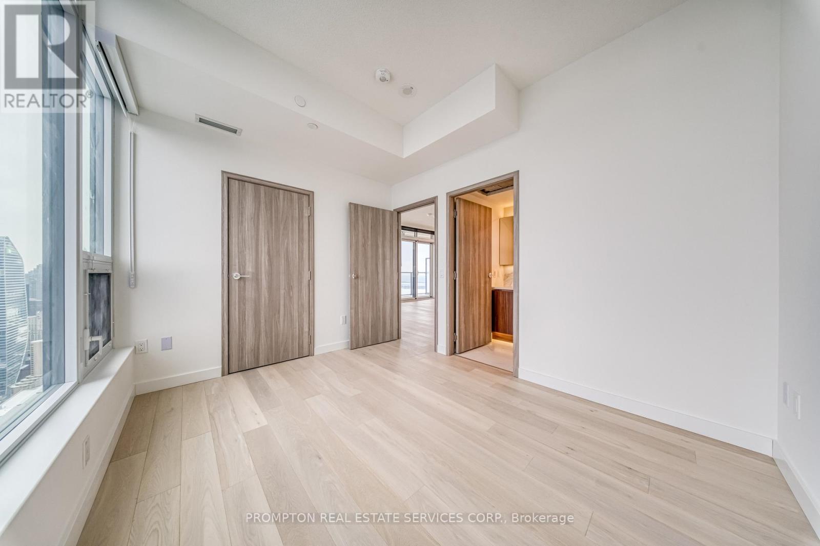 6802 - 1 Concord Cityplace Way, Toronto, Ontario  M5V 0X3 - Photo 15 - C12785084