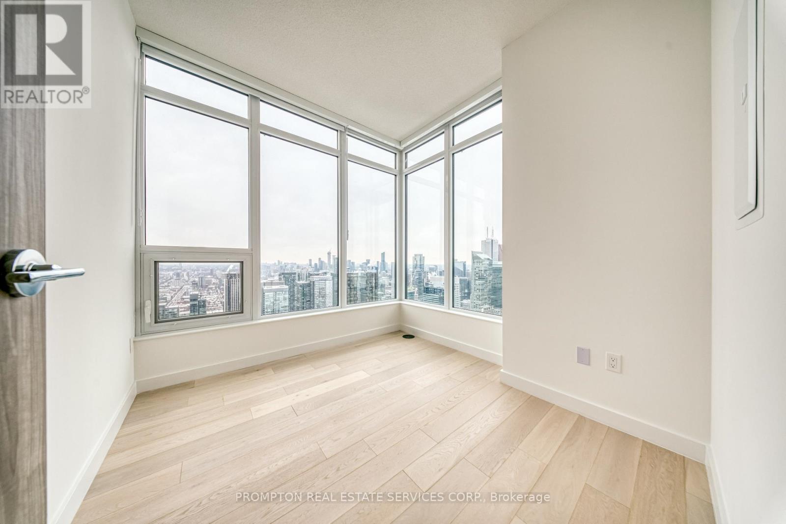 6802 - 1 Concord Cityplace Way, Toronto, Ontario  M5V 0X3 - Photo 19 - C12785084