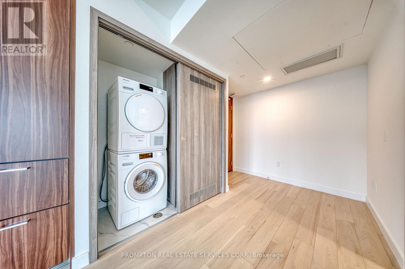 6802 - 1 Concord Cityplace Way, Toronto, Ontario  M5V 0X3 - Photo 24 - C12785084