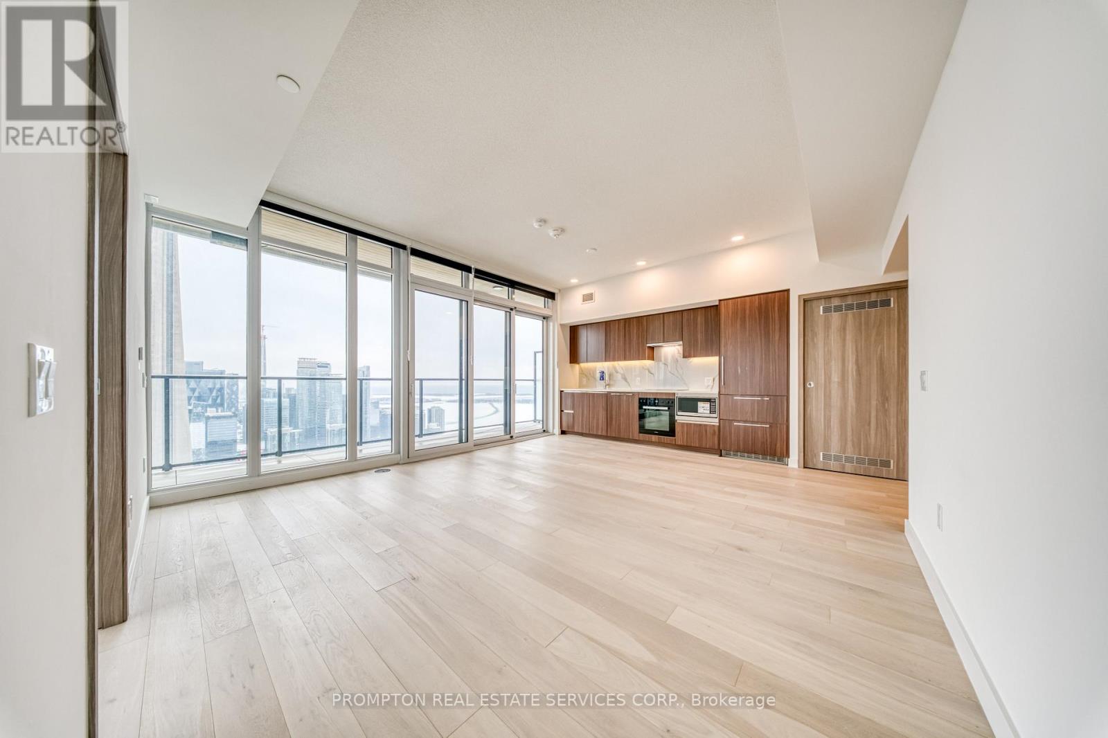 6802 - 1 Concord Cityplace Way, Toronto, Ontario  M5V 0X3 - Photo 7 - C12785084