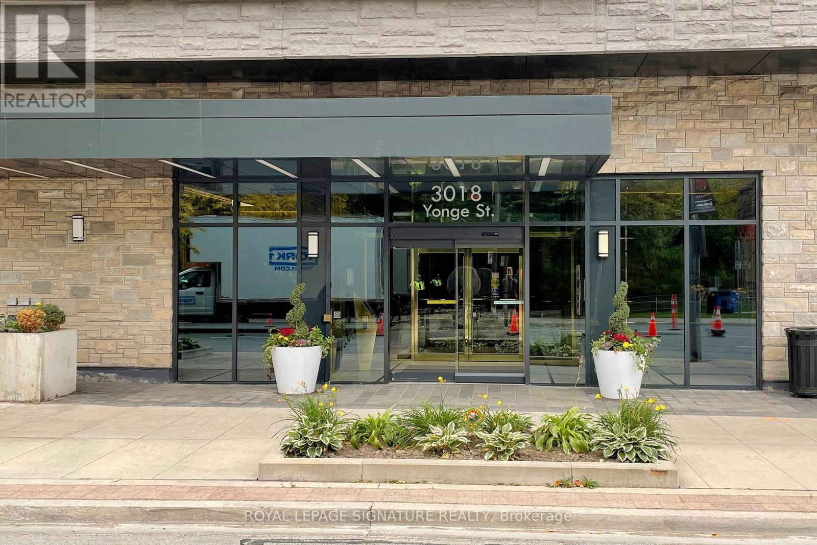 415 - 3018 Yonge Street, Toronto, Ontario  M4N 2K4 - Photo 2 - C12785090