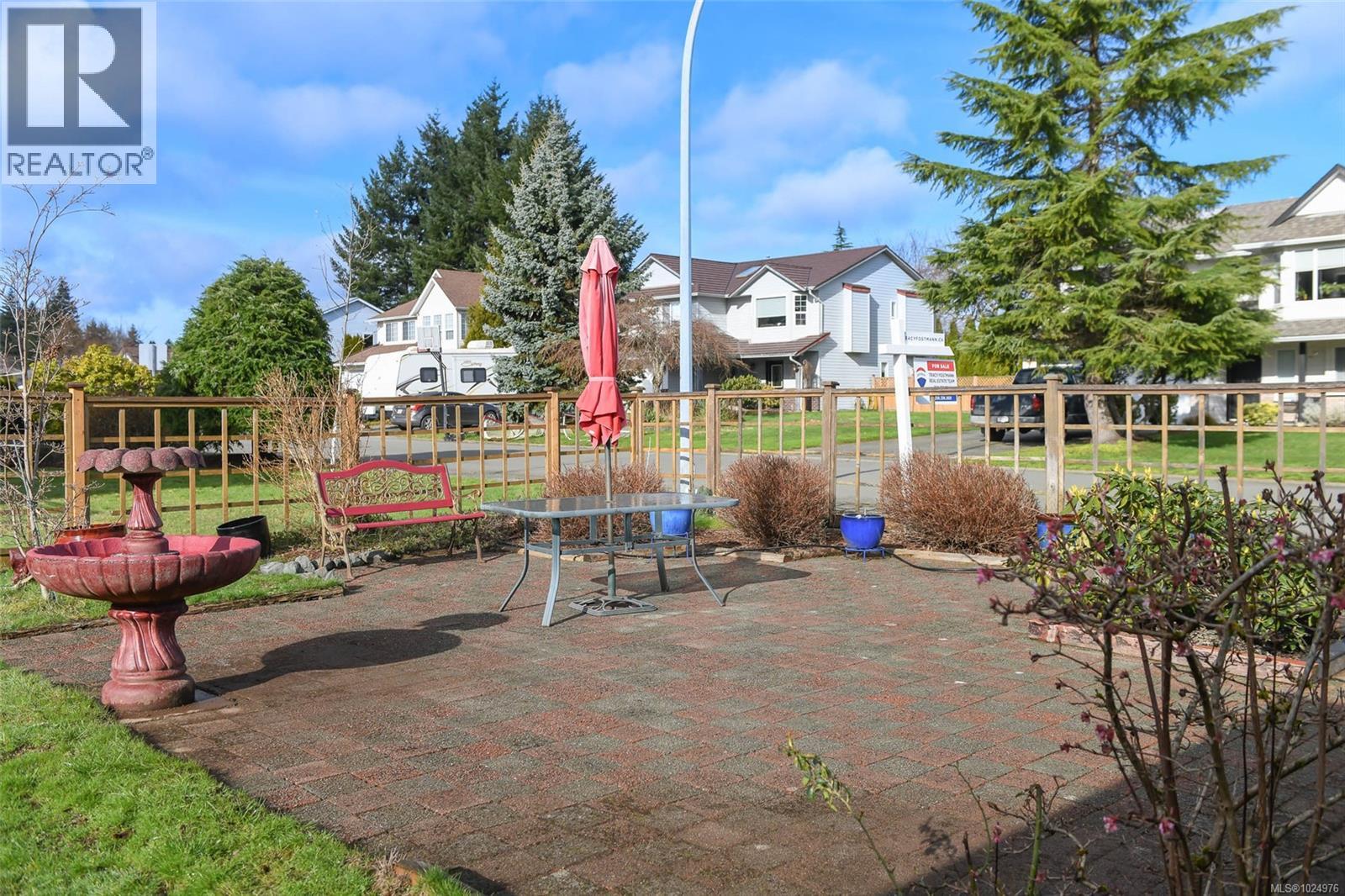 1331 Coast View Dr, Comox, British Columbia  V9M 3S7 - Photo 2 - 1024976