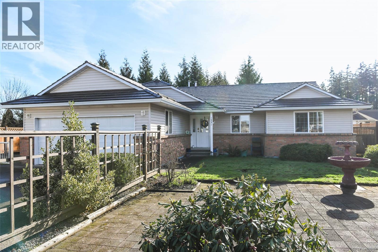 1331 Coast View Dr, Comox, British Columbia  V9M 3S7 - Photo 1 - 1024976