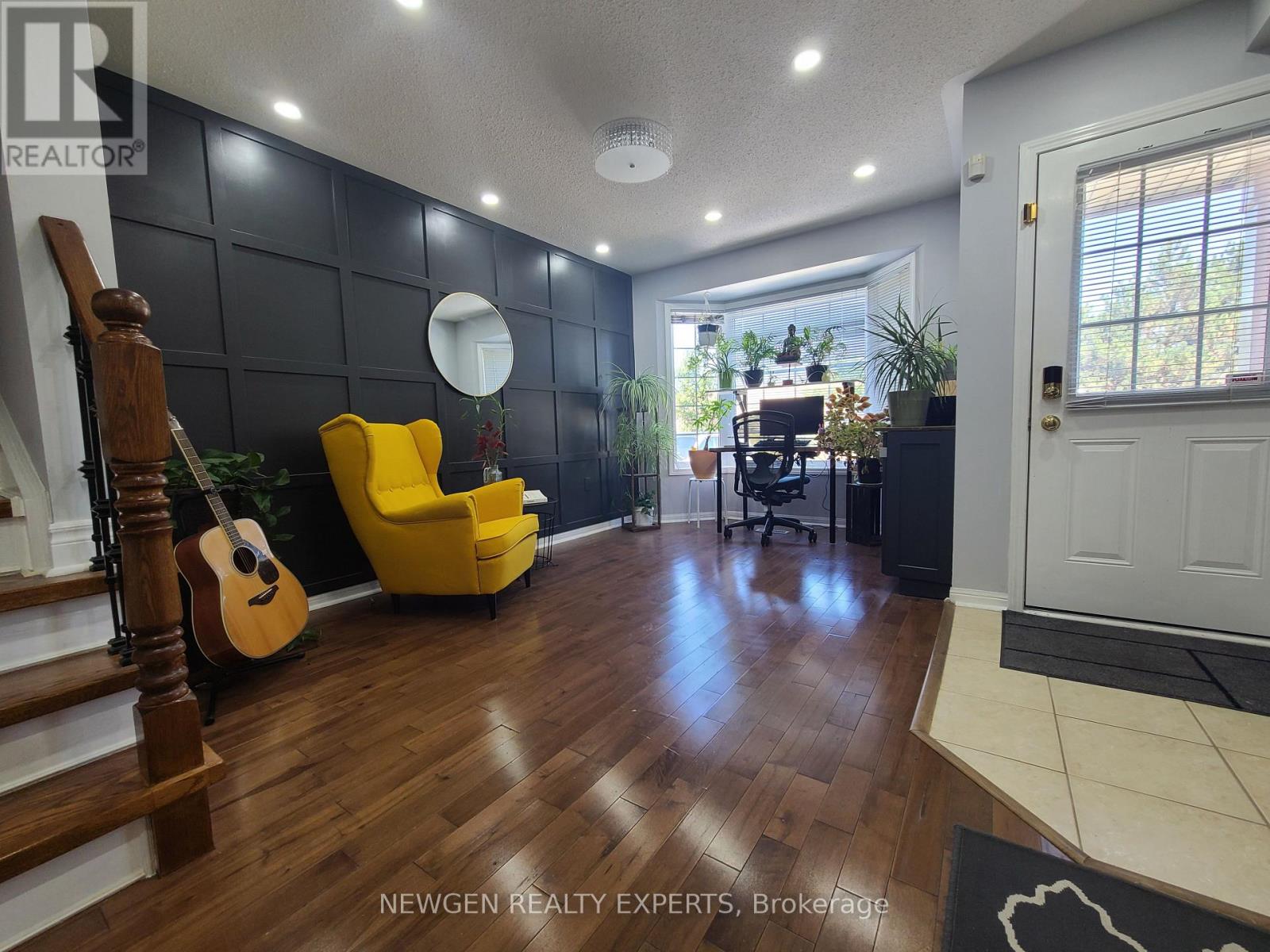 23 Owlridge Drive, Brampton, Ontario  L6X 0M3 - Photo 3 - W12783108