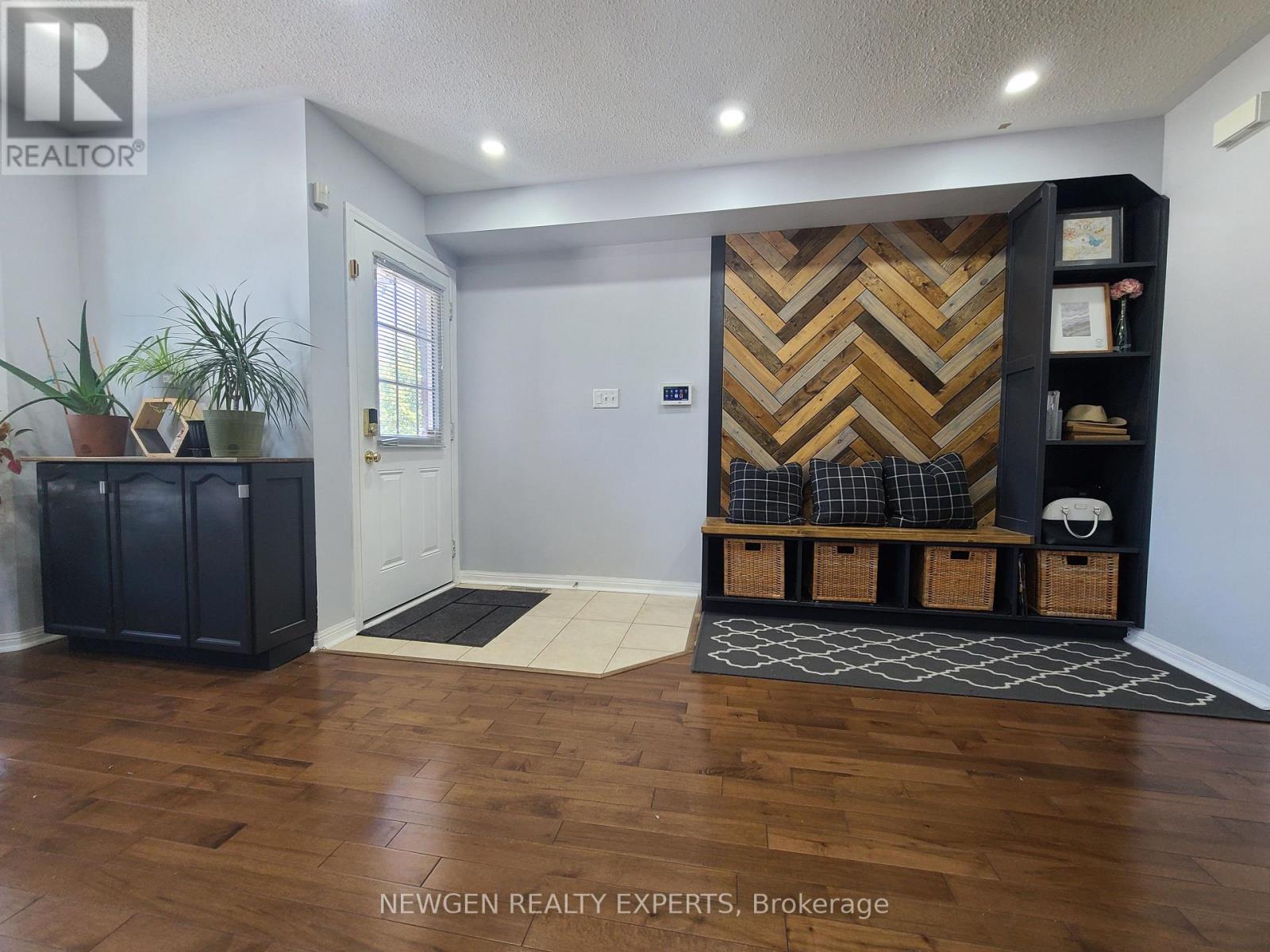 23 Owlridge Drive, Brampton, Ontario  L6X 0M3 - Photo 6 - W12783108