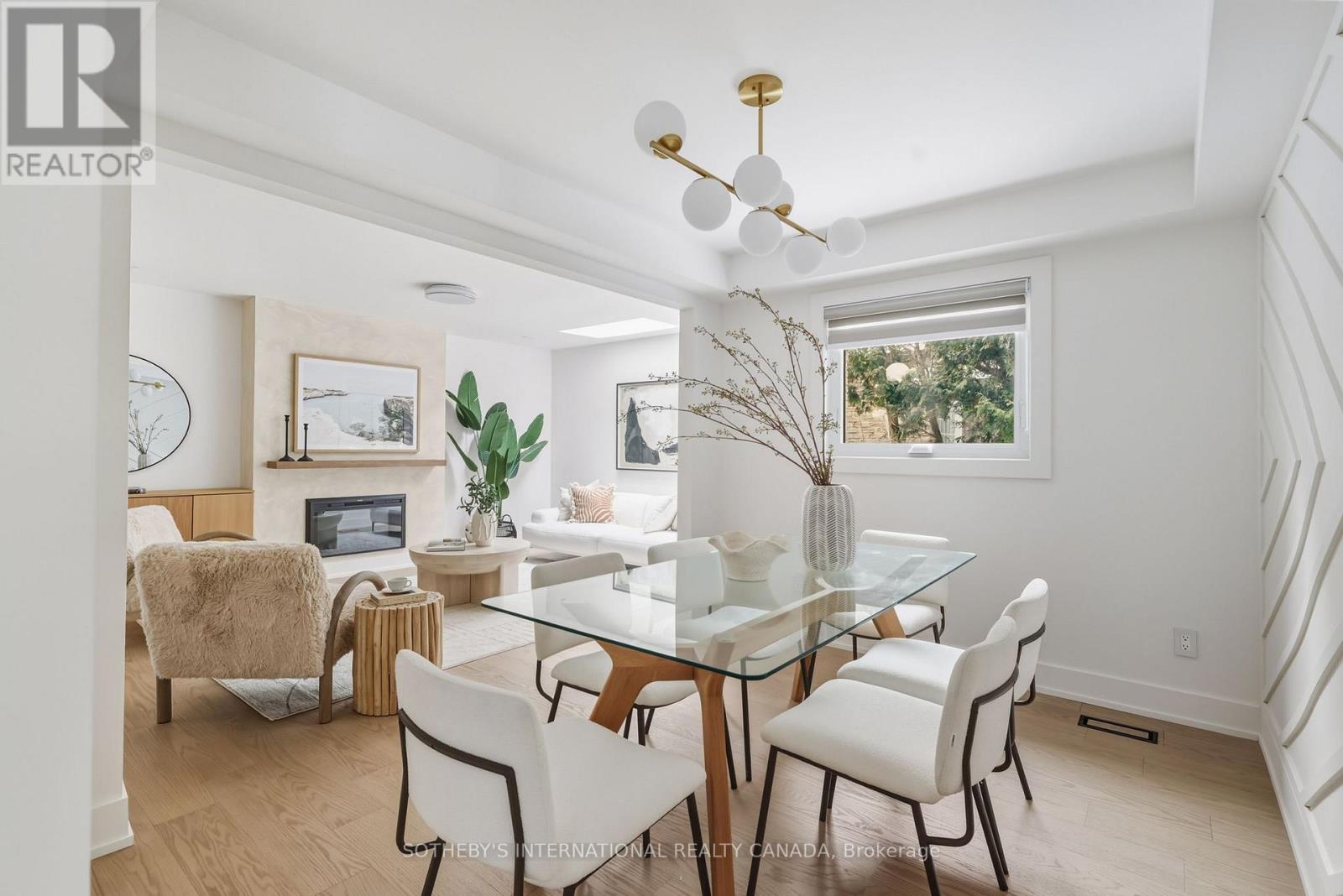 4 Dersingham Crescent, Markham, Ontario  L3T 4E7 - Photo 11 - N12782984